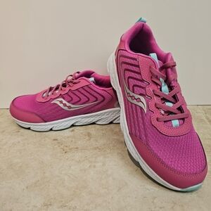 NWT Saucony Women's Pink/Aqua/White Sneakers